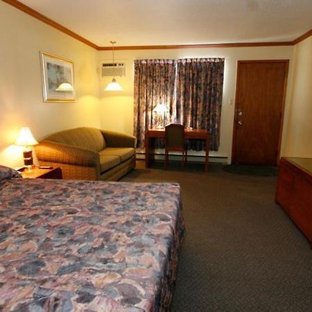 Balmoral Motel Hotel Thetford Mines Room photo